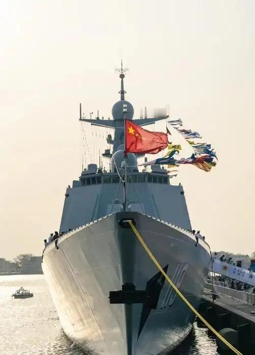 无论是中国的导弹，还是中国的航母，日本都不怕。日本怕的只有两点，一是中国的继