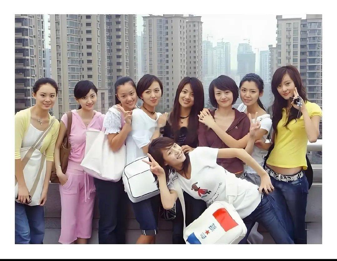 过去电影学院表演系学生的颜值和现在的，最后两张是最新2025年毕业的～