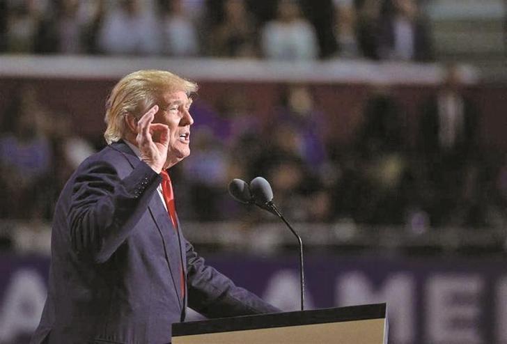 自封胜利！特朗普刚说打完，美军却陷死局：撤兵比打仗更难！电视镜头里一句“我们