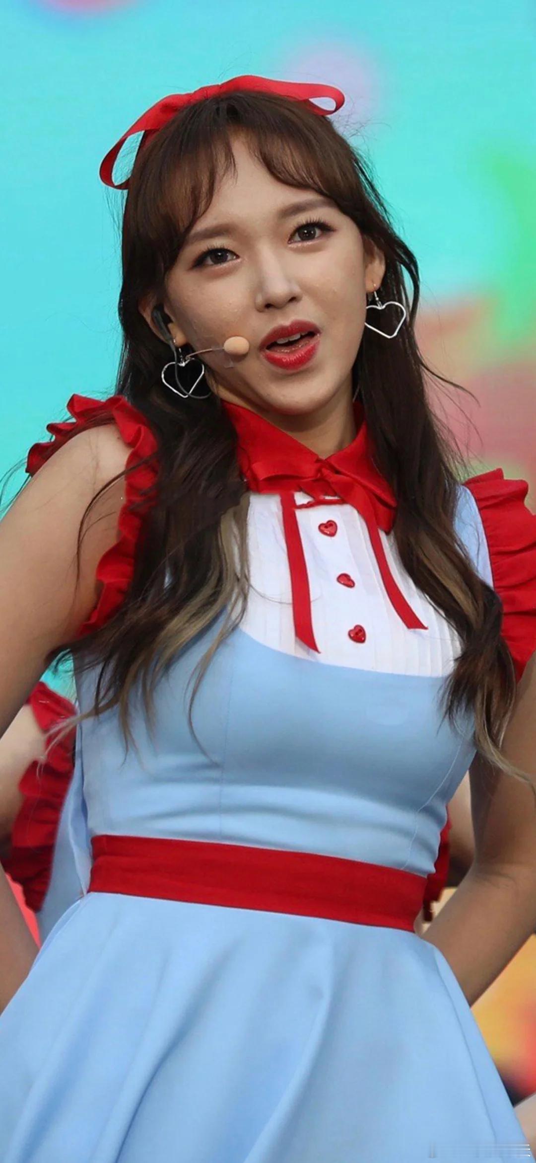 程潇古早胸腰比例太绝了曲线天花板美的