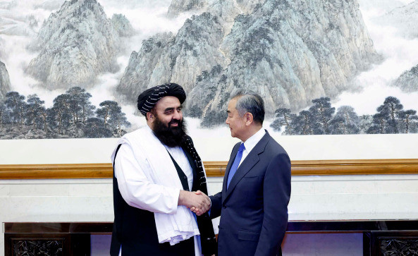 阿富汗外长当众表态，全球震惊万万没想到，阿富汗外长穆塔基