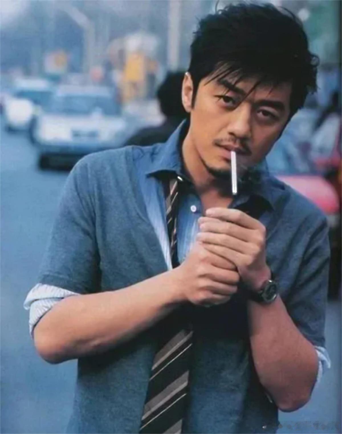 以前从来没觉得李亚鹏年轻的时候有多帅，现在却知道他老了有多难看，关键他才50
