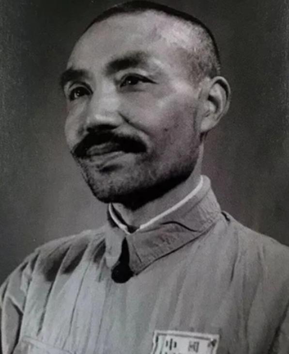 他建国之后长期休养，没有军衔和工作，1955年评级的时候，工作人员犯了难，毛主席