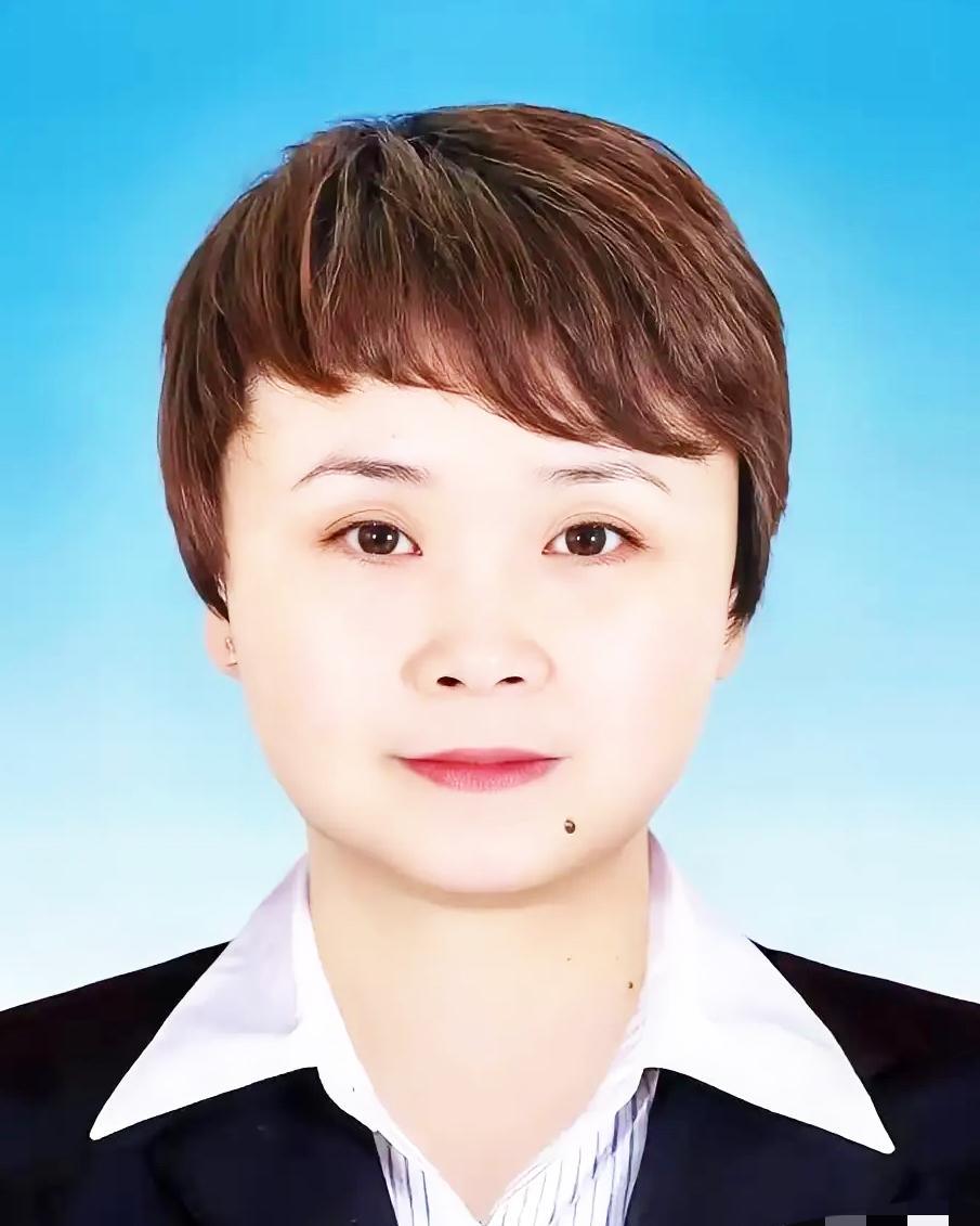 全网都在问：为什么偏偏是她答案其实很简单——因为她是那个，张雪峰把手机密码、