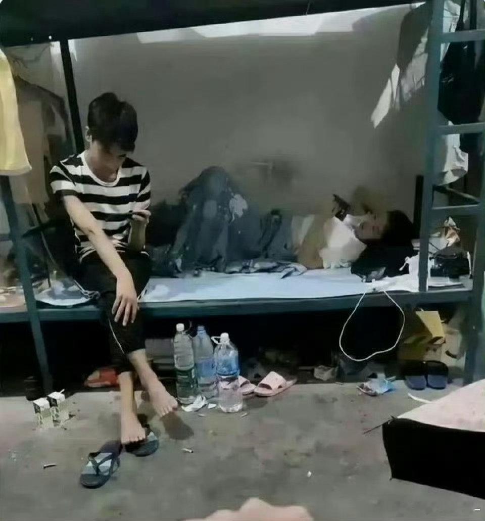 怎么劝我舍友别老带男朋友过来了…每次都很尴尬啊