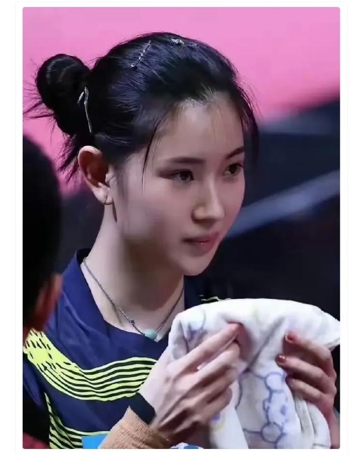 国乒陪练的陪练被国外挖走了很大原因可能就是就一个字钱。国乒的陪练被国外的乒