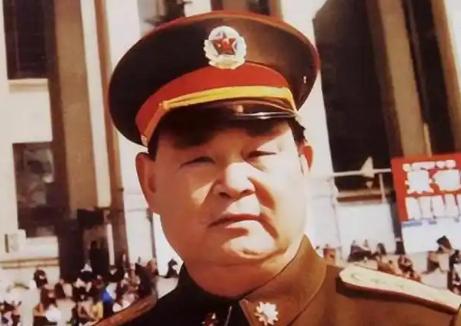 1992年3月，成都军区司令张太恒到北京开会，这时中央军委秘书长杨白冰告诉张太恒