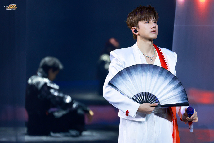 【张杰鸟巢演唱会获批】张杰唱12场我总能抢到一张票吧12场，我总能抢到票了吧？据