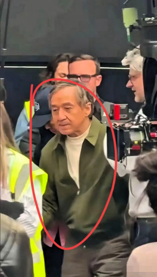 成龙大哥这辈子大概率要遗憾终生了！他挣再多的钱，再有巨星光环，2025年，已经7