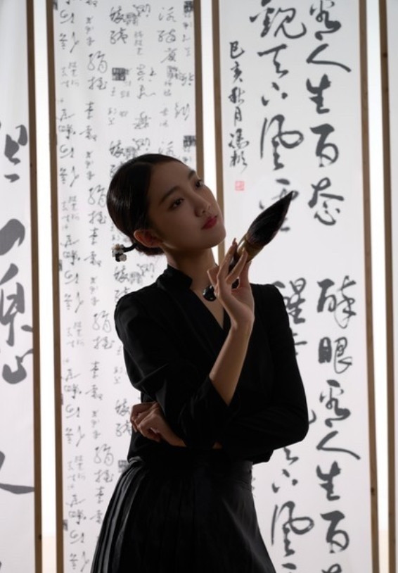 问你们一个问题，小叔子37岁离过一次婚，最近相亲2个女的。一个长得漂亮32岁