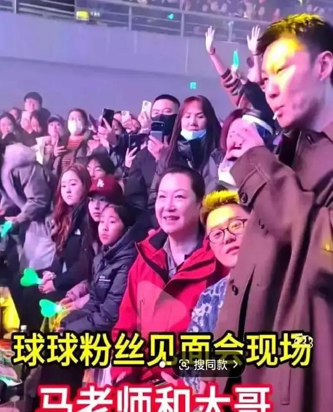 球球直播带货翻车，把59块的面膜说成原价599。粉丝截图一对比，旗舰店标价就