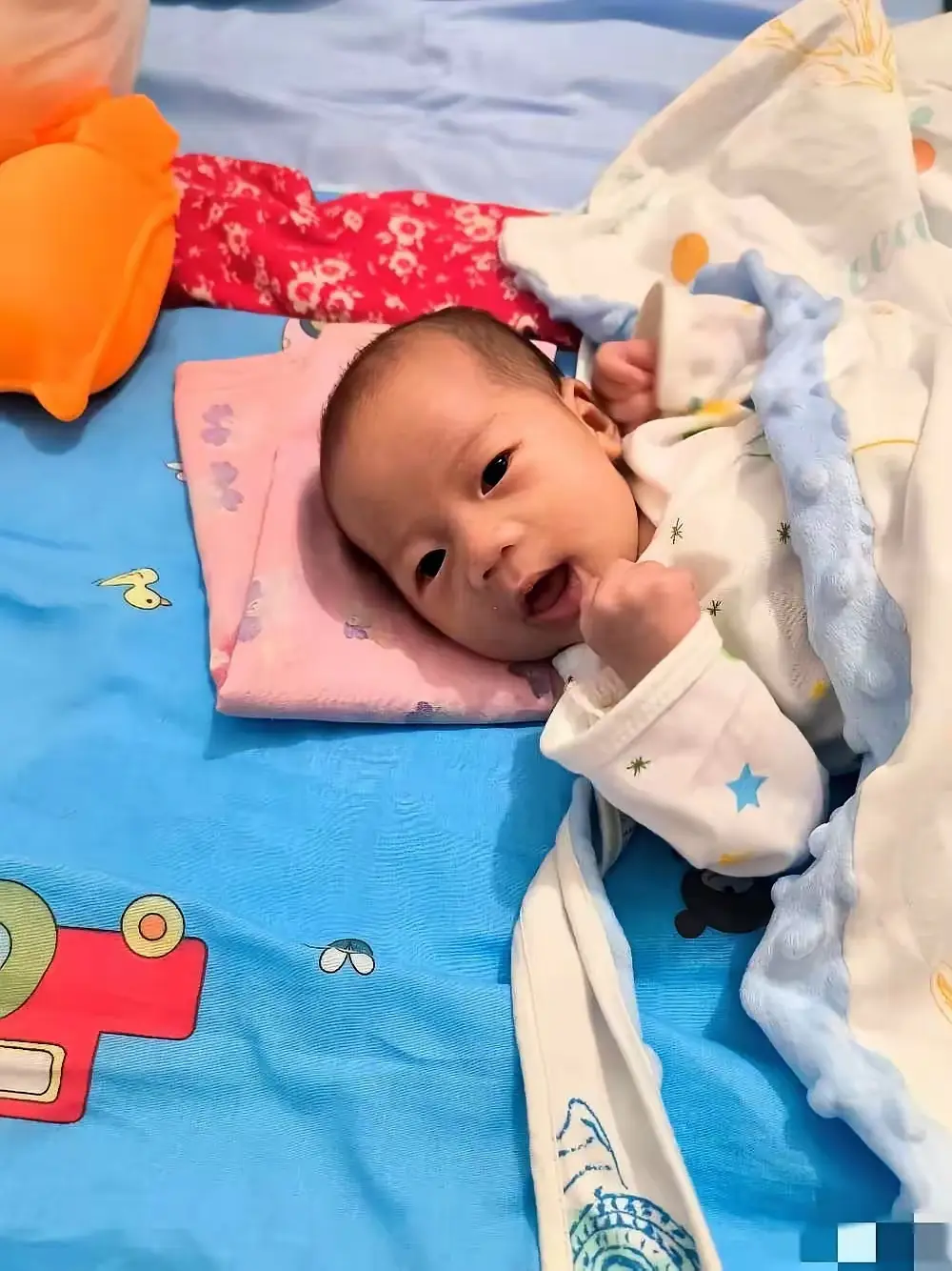 第一次和婆婆生活在一起，终于明白了为啥那么多人不愿意和公婆住一起了。​娃今天闹
