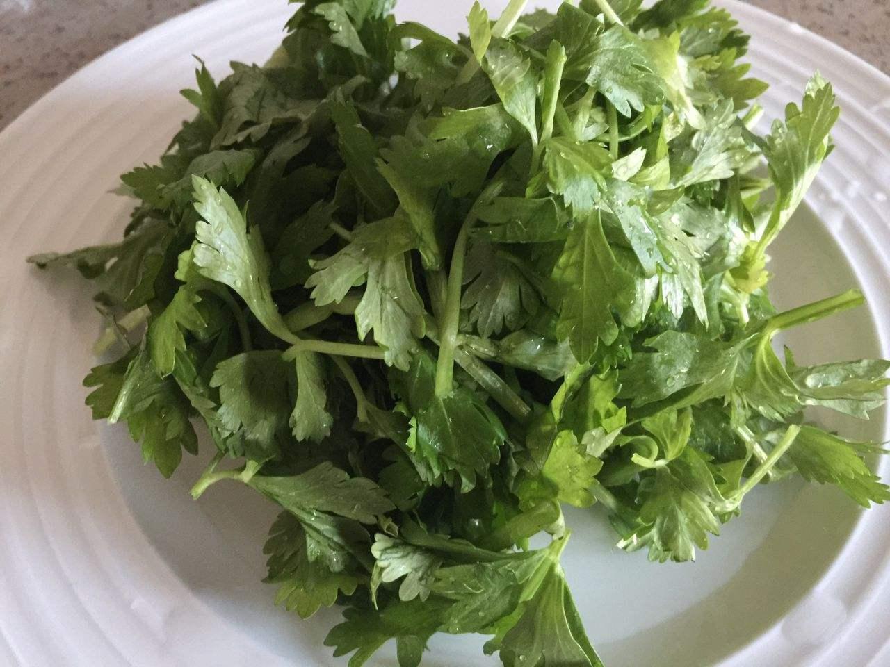 你还在这样择菜吗? 来看看那些被我们丢掉的营养