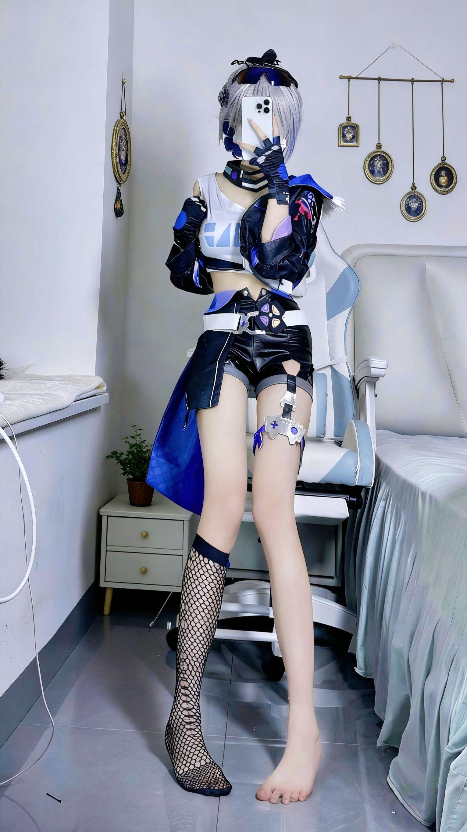 二选一哦。银狼cos