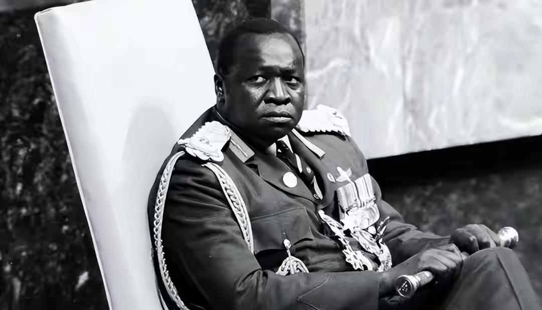 非洲暴君伊迪·阿明，全世界搜罗美女30多人，却不让女人穿短裙在非洲当总统需要