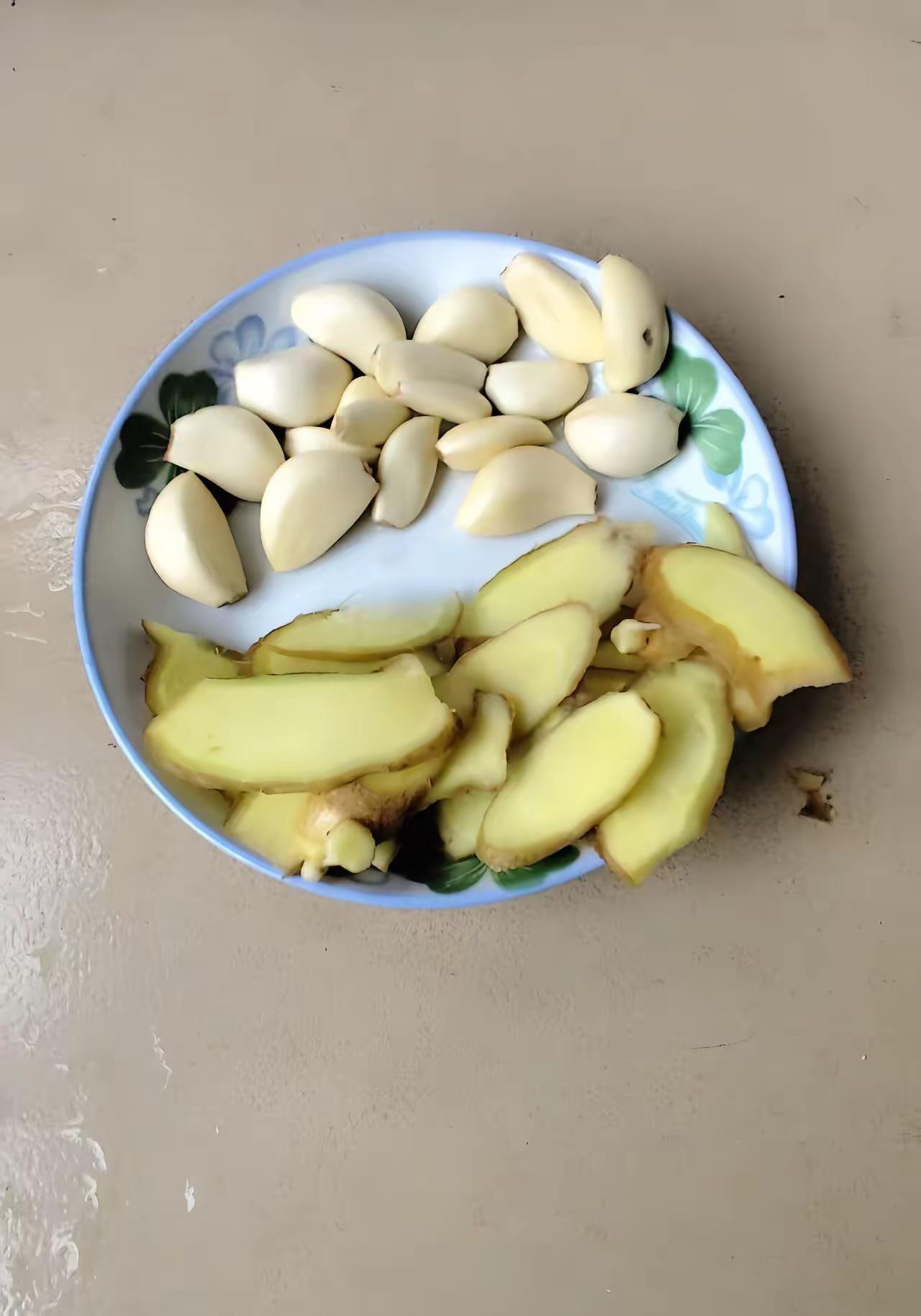 斯诺克世锦赛1/4决赛，吴宜泽13-8瓦菲，晋级四强当8强全员盯着赵心童，却杀出