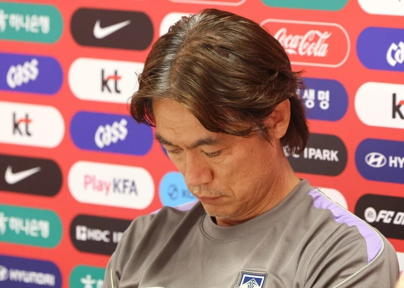 韩国主教练洪明甫下课北京时间6月29日，韩国队主帅洪明甫于墨西哥瓜达拉哈拉举行的