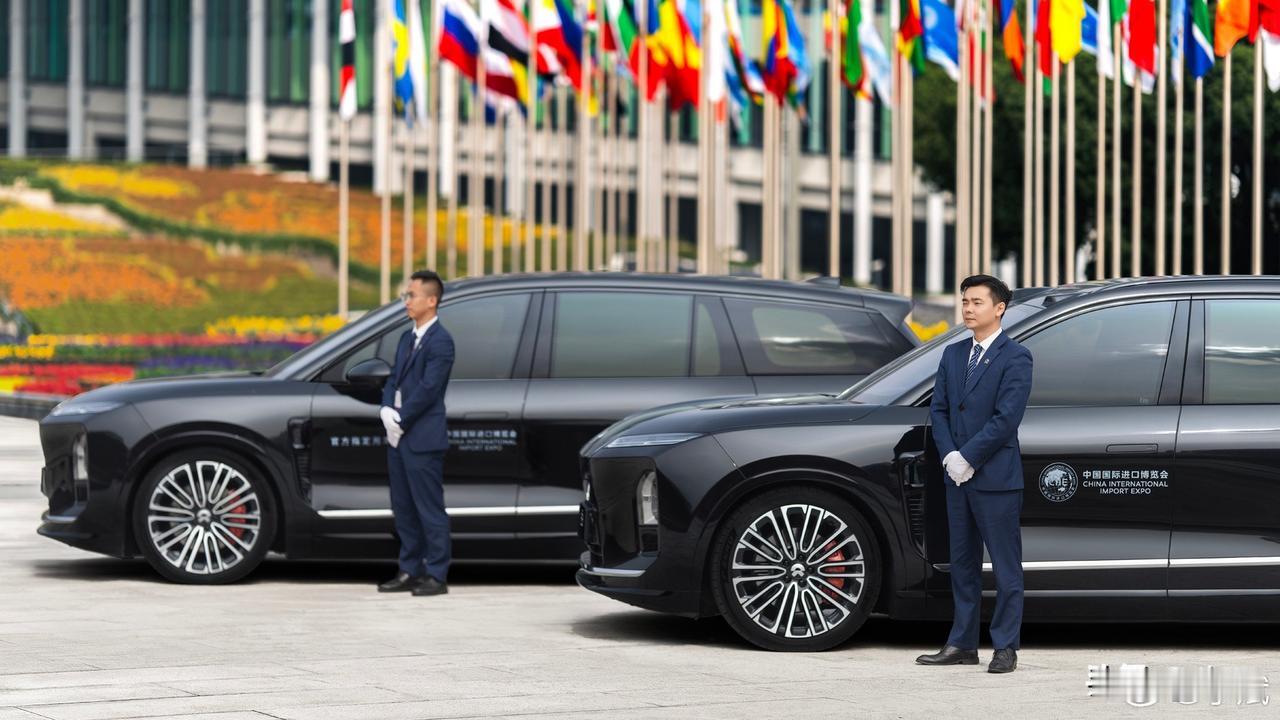 李斌：蔚来成为今年进博会指定用车！就在刚才，李斌在社交网络上发出了一组图片，