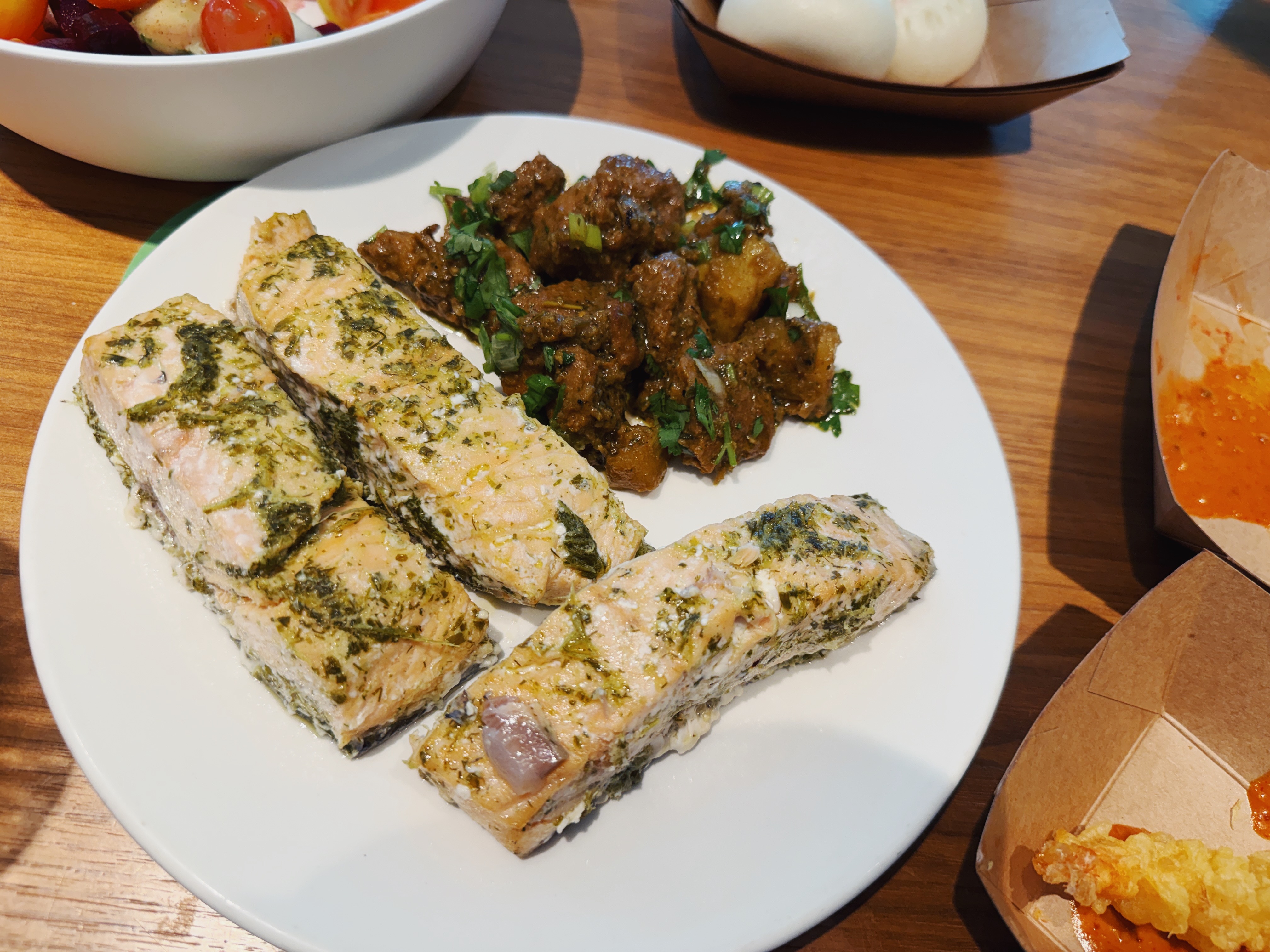 终于吃上谷歌的免费食堂了连吃带拿的，吃饱喝足回我自己的狗窝公司了我这辈子什么时候