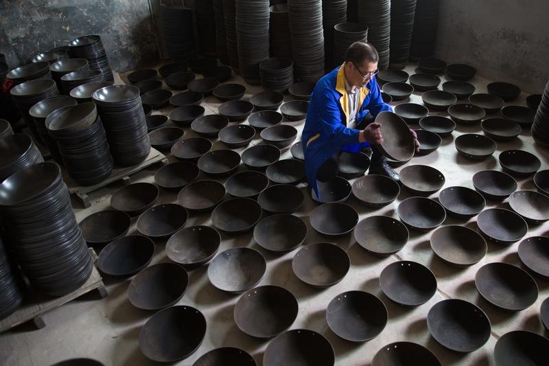 你家有使用多年仍好用的锅具吗一锅传两代不粘不锈厂家称已停产现在好多锅用没多