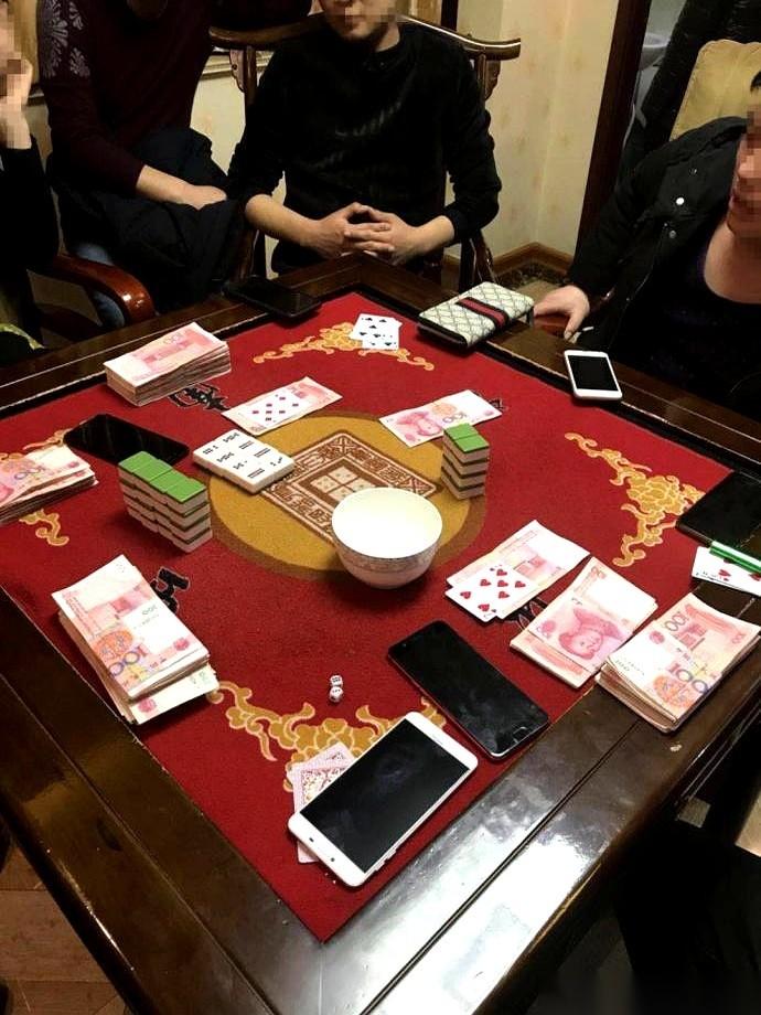 要不是门口要查护照，我还以为自己串门到了澳门哪个厅。一脚踏进新加坡那个金沙，嚯