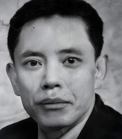 1980年，一个特务在监狱里思念妻子11年，释放之后马上奔赴见面，没想到，刚见面