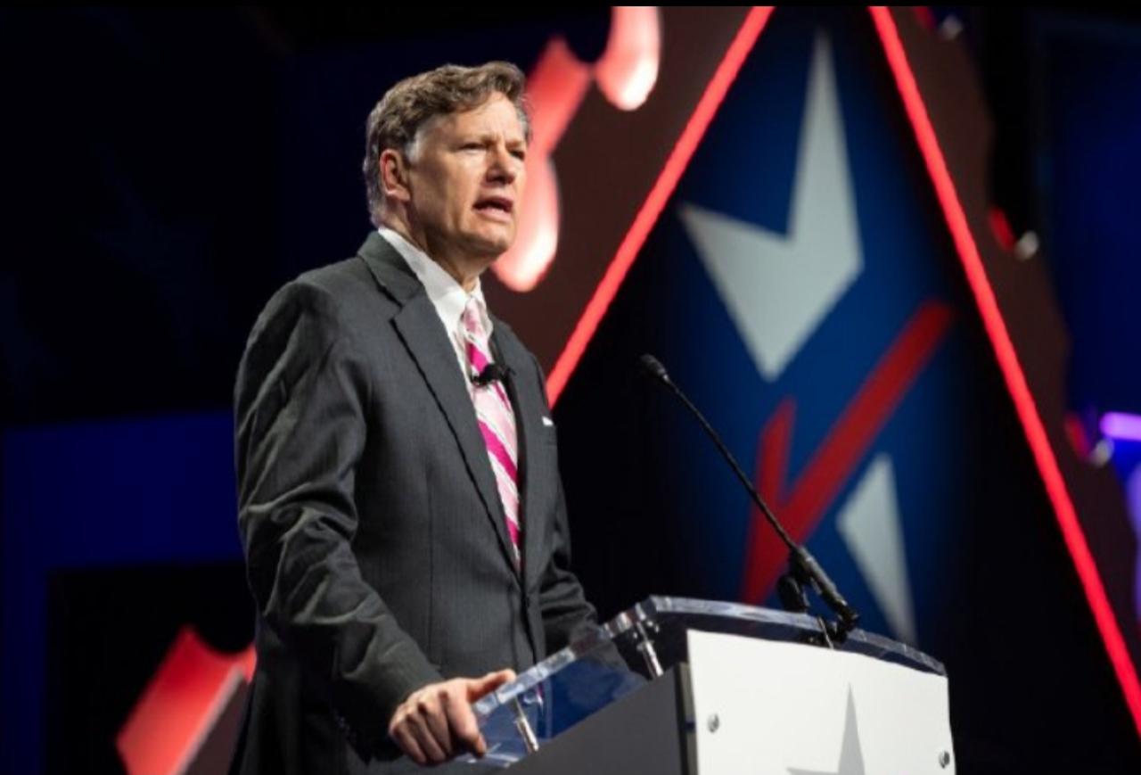 美国国务院常务副国务卿克里斯托弗·兰道12月8日在X发帖称：我最近赴布鲁塞尔