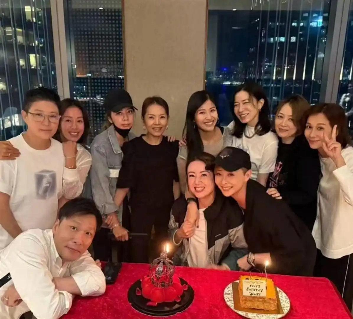 汤盈盈现身医院探望钟丽淇，神情凝重称不要给压力，姐妹轮番守候​