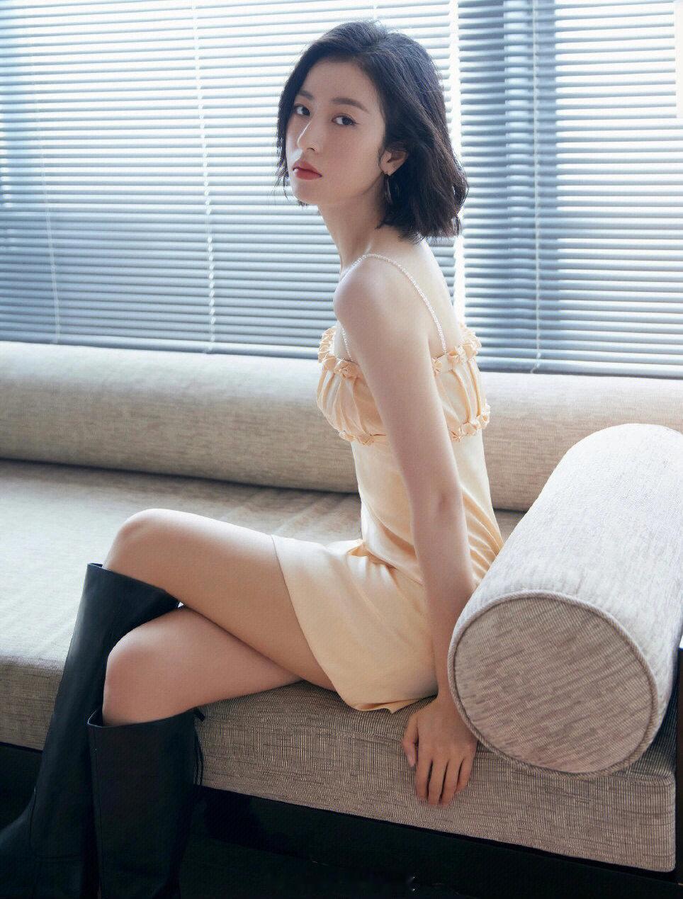周雨彤也是美人一枚​​​
