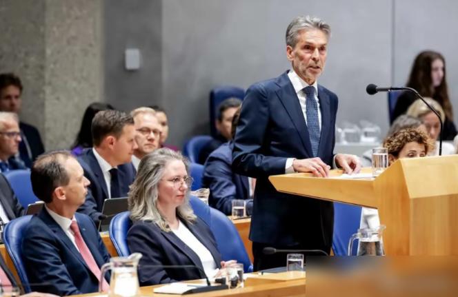 这一回中国可真要杀鸡给猴看了。中国实在忍无可忍，终于要杀鸡给猴看了，谁是这只鸡？