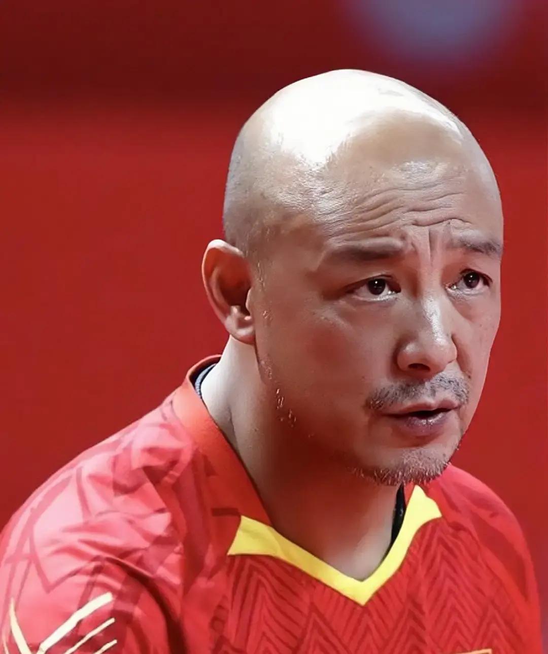 别再盯着球员了，国乒真正的危机藏在教练席。那个你看不见的选拔规则，正在卡住