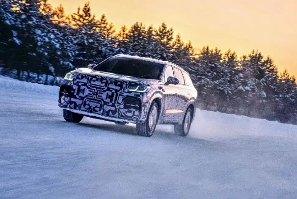 新款奇瑞瑞虎9谍照，外观大变样搭载2.0T涡轮增压发动机外观方面，结合官方谍照