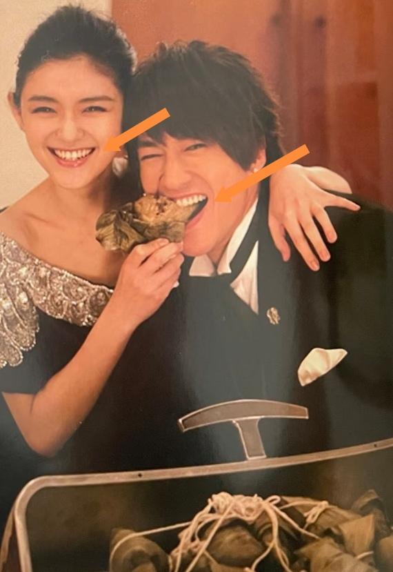 发现何润东和大S的牙齿都特别洁白整齐，真的很好看。感觉他们都是天生的好牙，特别自