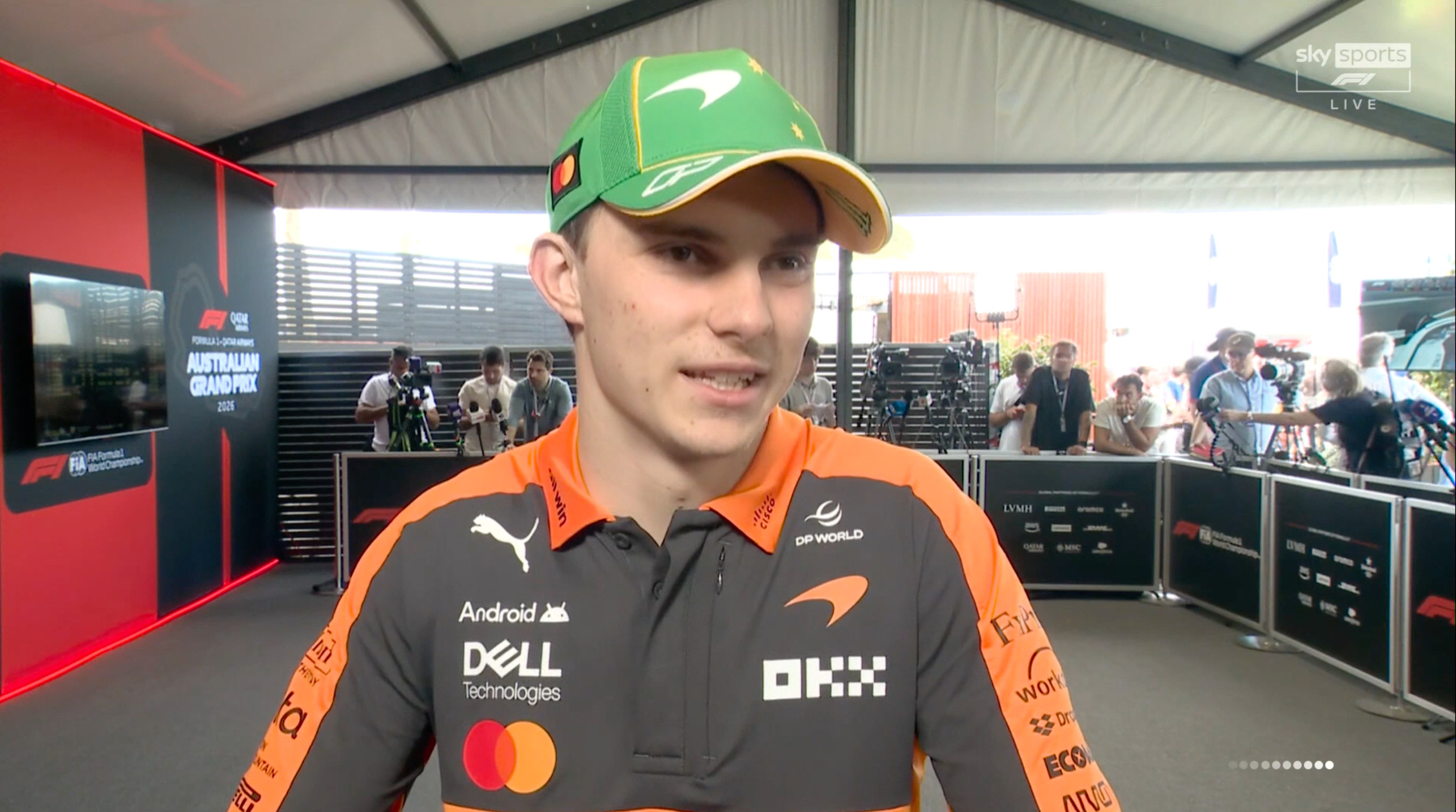 皮亚斯特里：首先我想强调，事故的主要责任在我。轮胎温度很低的情况下……我不应该用