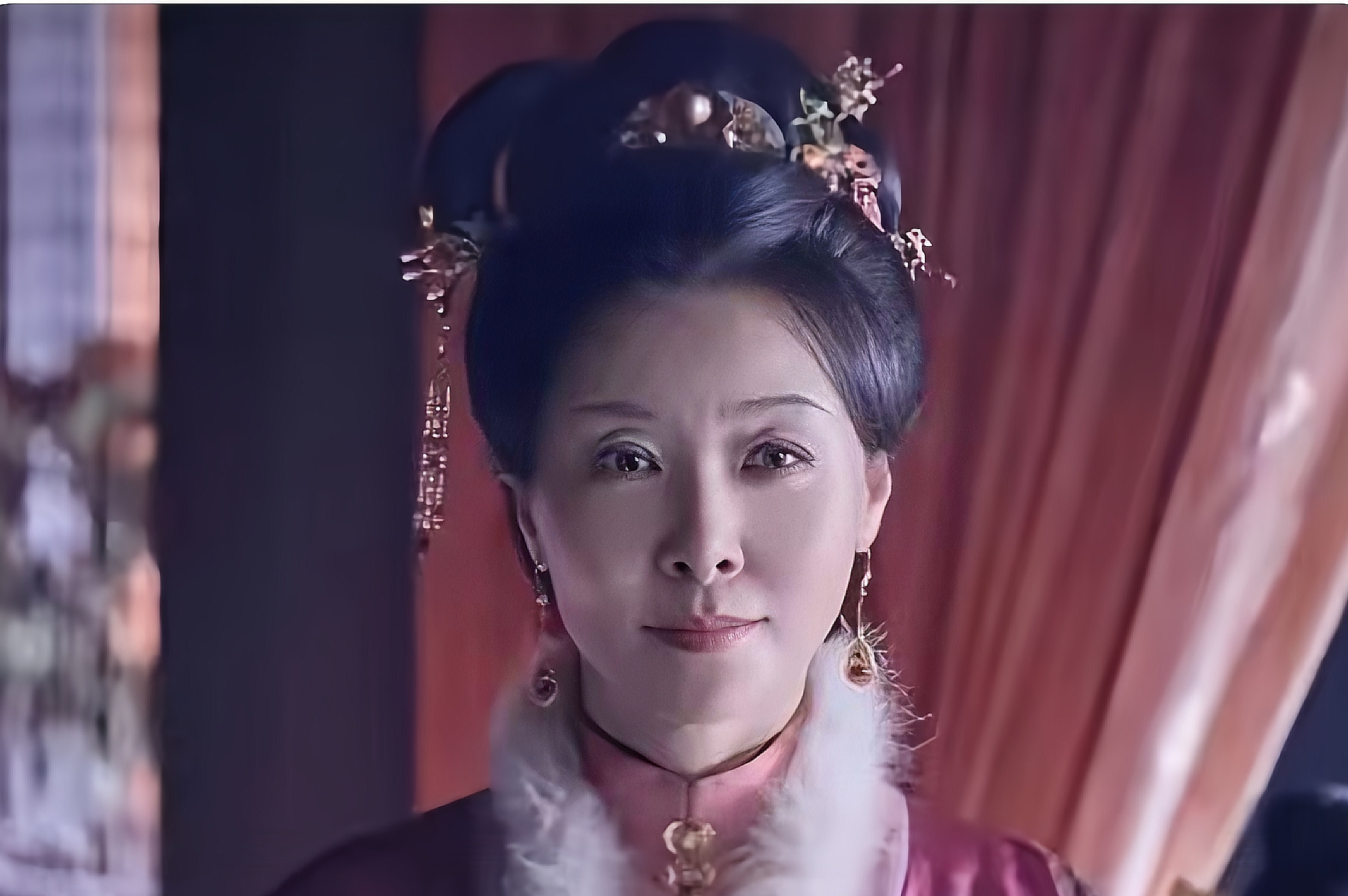 看了她的访谈。我做了一个决定。以后谁再问我什么时候要孩子，我先问一句，你养得起吗。今天刷到柯蓝早年的