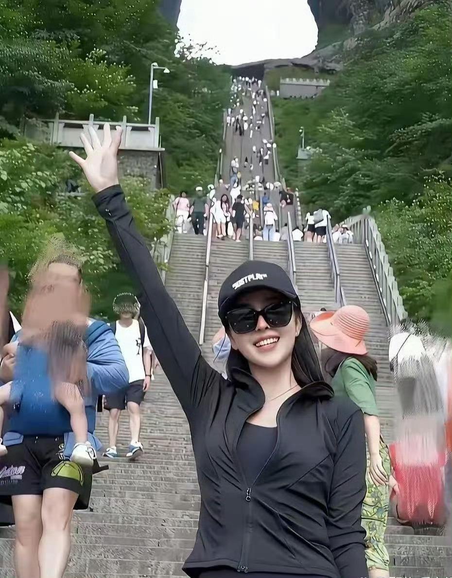 不懂就问，这是哪里的景区，这么壮观