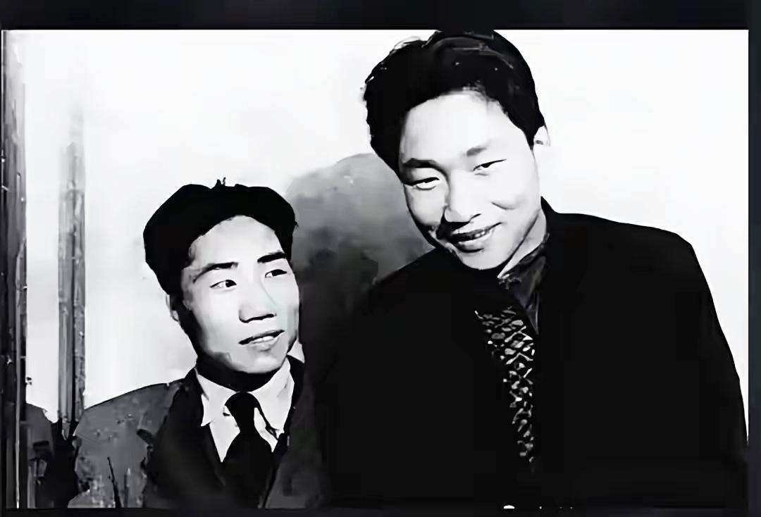 毛岸英与毛岸青的一张珍贵合影，非常罕见。