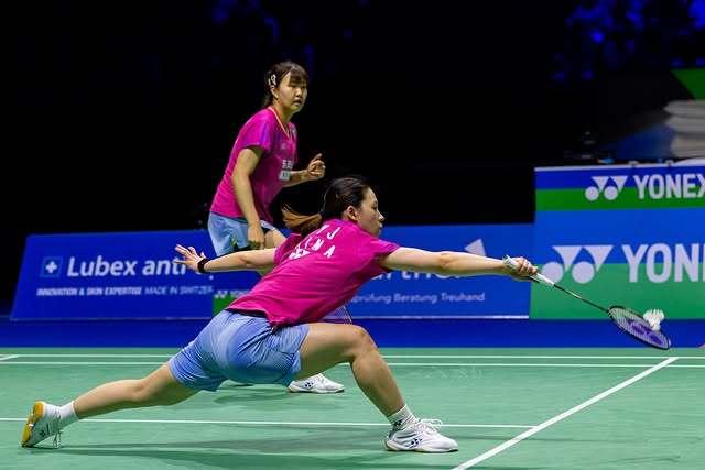 李怡婧/王漪朵获搭档首冠！3月15日，在超级300瑞士羽毛球公开赛女双决赛中，