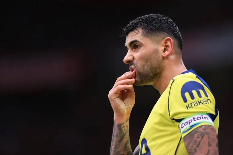 多名跟队: 弗兰克不会剥夺罗梅罗队长袖标, 但他真的配吗?