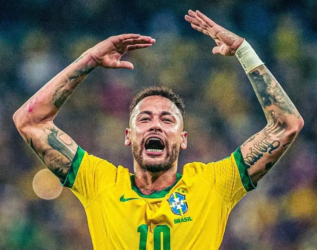 别急着说内马尔去不了美洲杯。最新消息，安切洛蒂教练组的人，已经悄悄出现在他的训练