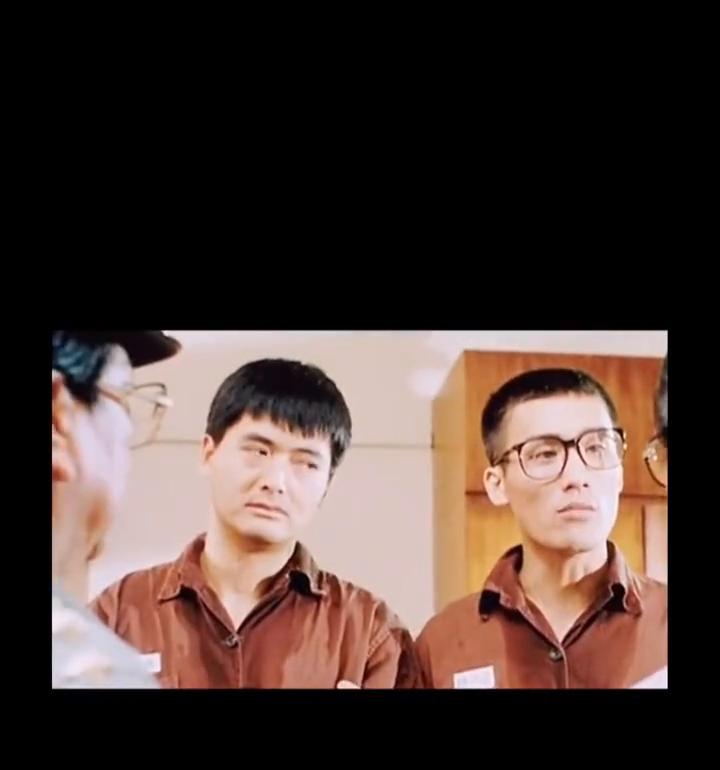 所以凡事都会先让人三分。做人有三碗面最难吃的：人面、场面和情面。你跟有牌的无赖讲