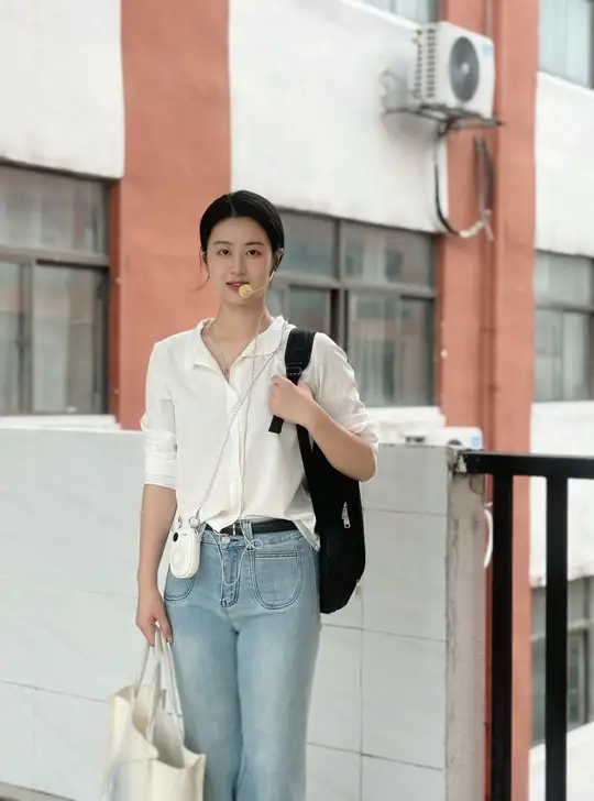 同学，帮我拍一张，谢谢☺️