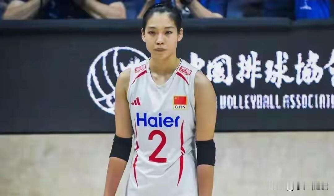 中国女排再碰泰国队，吴梦洁庄宇珊唐欣三叉戟强势出击，势必报仇雪耻。由于亚锦赛