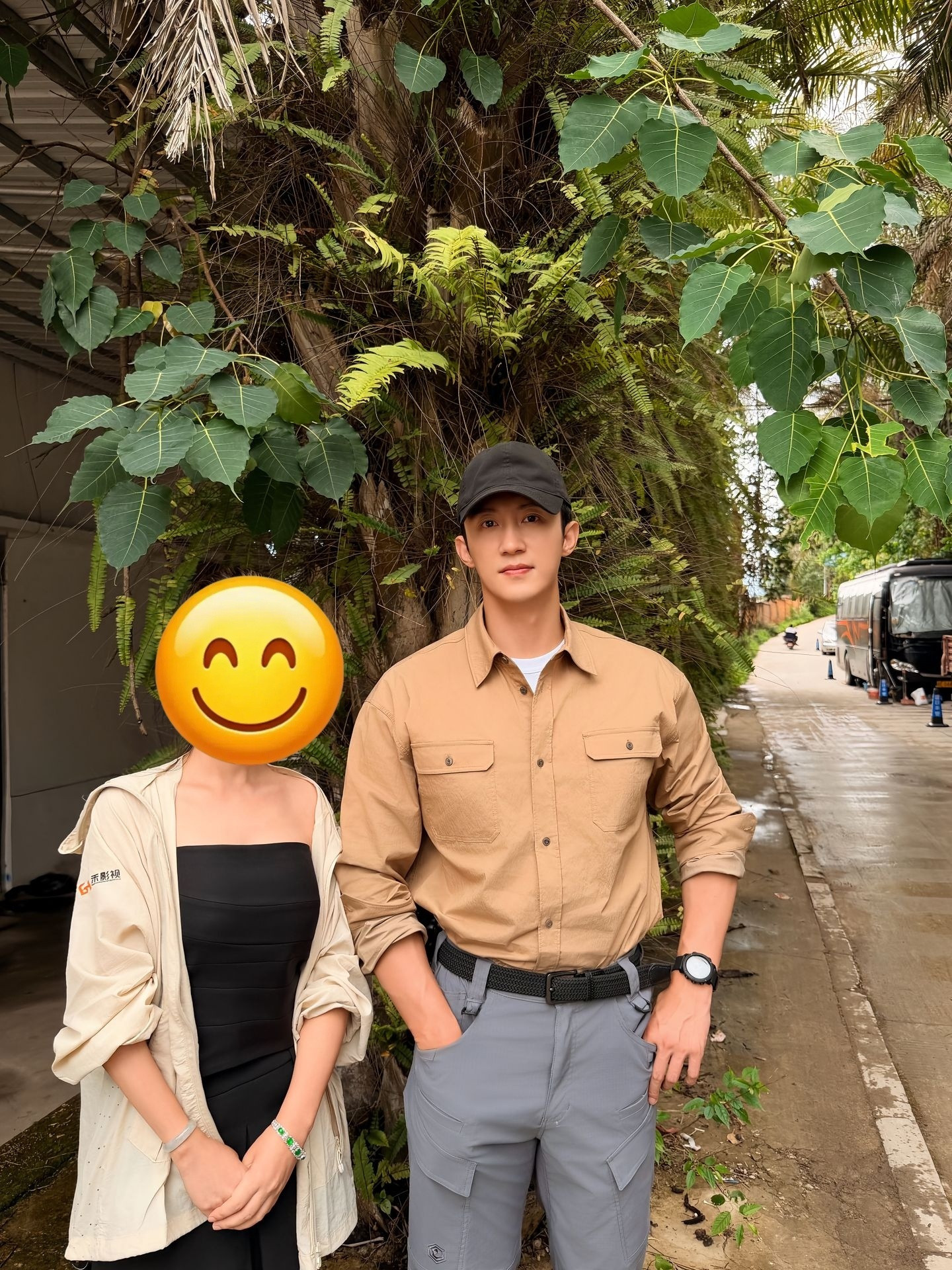 黄景瑜黄景瑜明川有知夏黄景瑜厉泽川捞到几张超帅的合影警服就好像长在他身上的cr