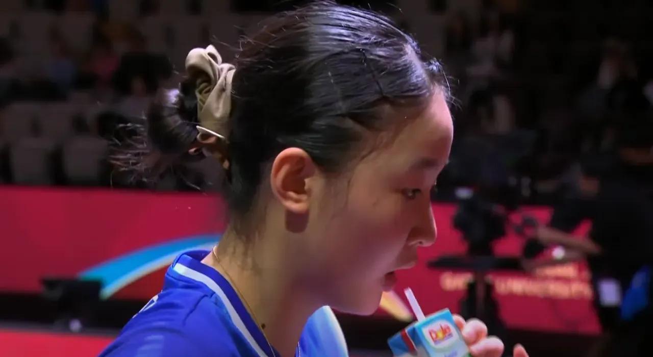 张本美和虽然赢了金琴英，但也是4:3惨胜，问题是8点半张本美和还有女双大战。以
