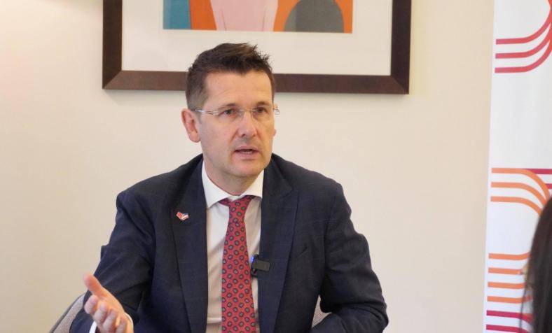 中方出手瞬间，荷兰应声倒地！12月17日中方正式公布裁定，对欧盟进口