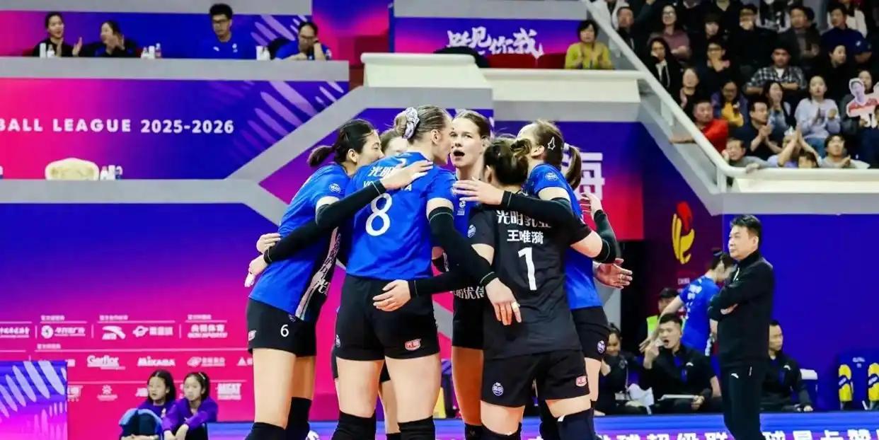 女排联赛总决赛落下帷幕，沪苏女排之战犹如国家队与欧洲强队比拼，战术风格鲜明。