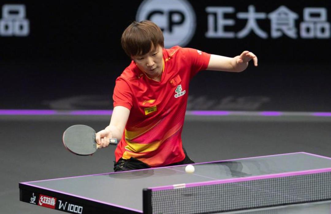 李晓霞、张怡宁、丁宁、王楠中国女乒的前任四位大满贯得主，未来都将来到国乒围在王曼
