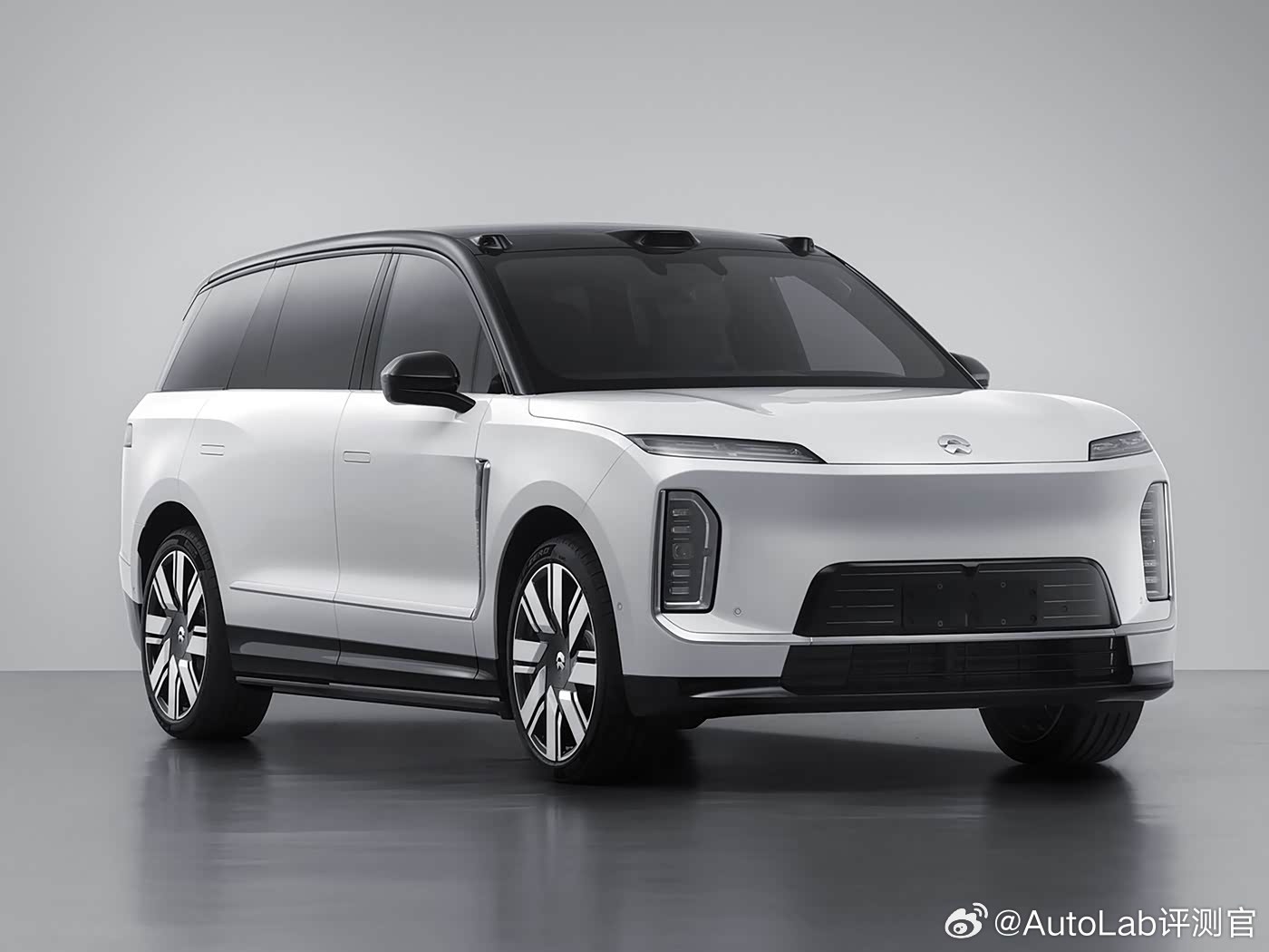 蔚来刚刚公布了2025年的财报，总营收、交付量、毛利均创历史新高，尤其第四季度经