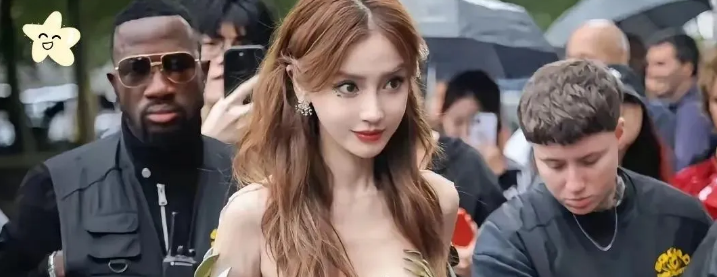 黄晓明估计心里都七上八下的！他怎么也没想到，​和36岁的杨颖和平分开才3